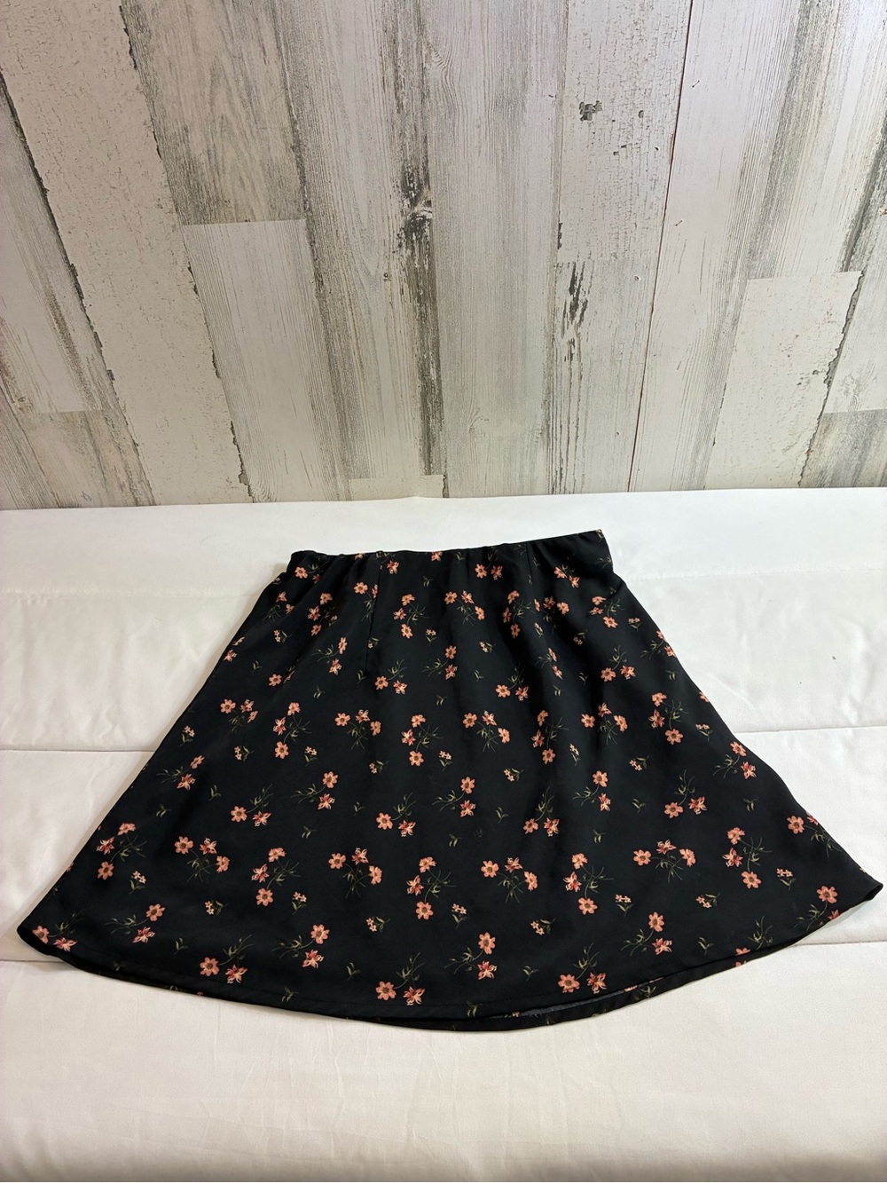 Hollister Black A-Line Skirt with Pink Floral Print Women’s Sz XS